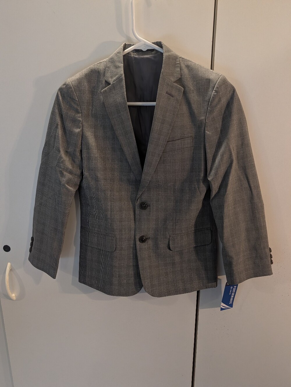 Nautica Boys Size 10 Gray Plaid Suit With Two-Button Blazer & Pants NWT
